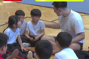 皇马幼稚园开学啦？贝林纳乔吕迪格开心叠罗汉，笑得合不拢嘴